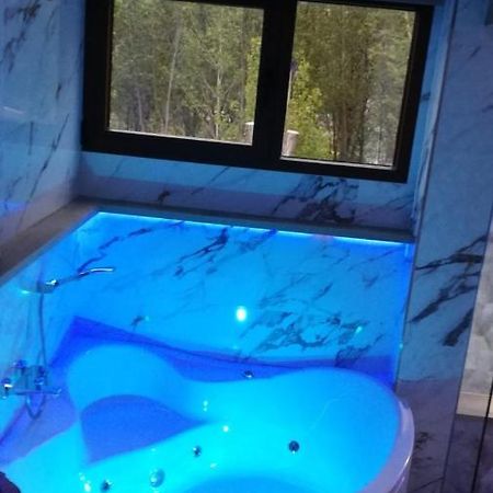 Apartamentos Los Robles Alcala del Jucar Eksteriør billede