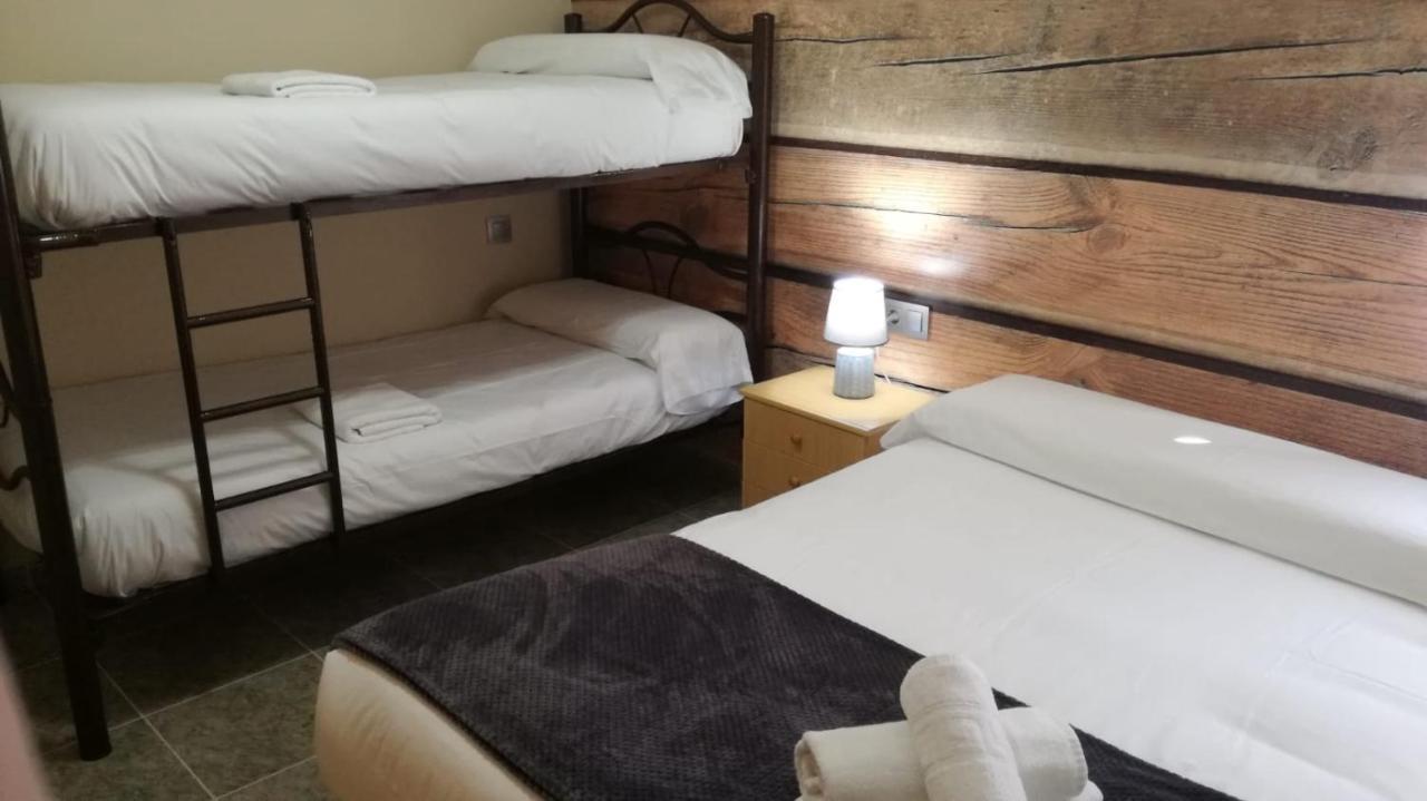 Apartamentos Los Robles Alcala del Jucar Eksteriør billede