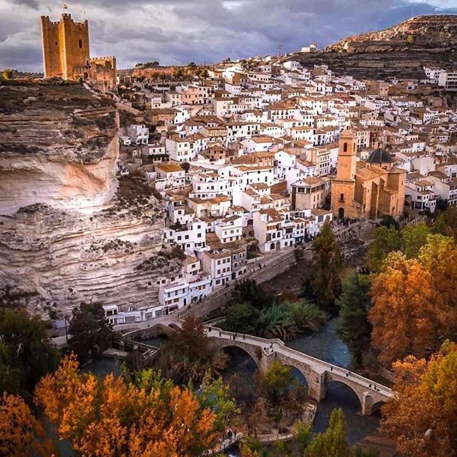 Apartamentos Los Robles Alcala del Jucar Eksteriør billede