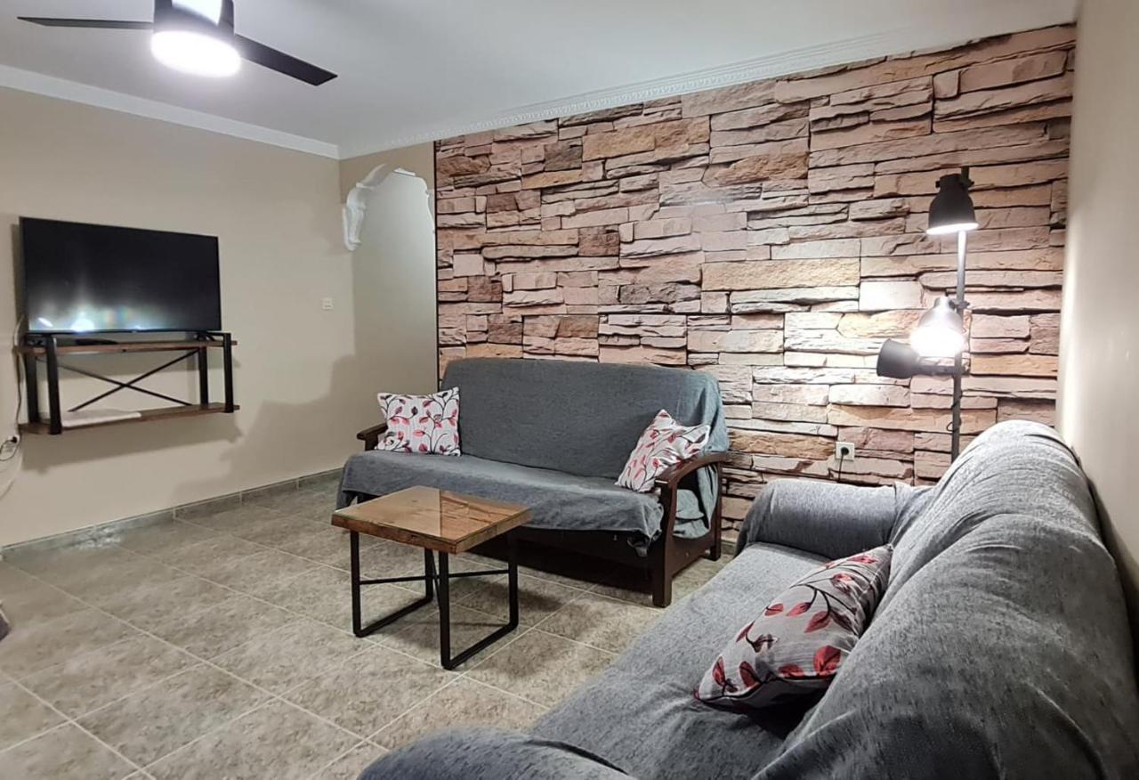 Apartamentos Los Robles Alcala del Jucar Eksteriør billede
