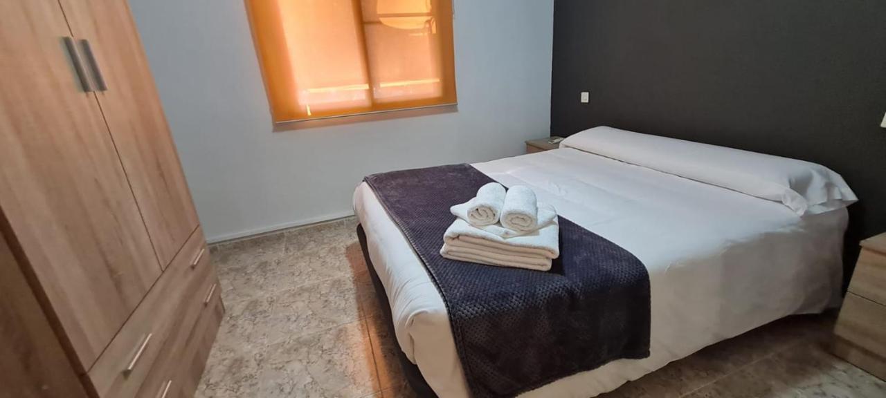 Apartamentos Los Robles Alcala del Jucar Eksteriør billede